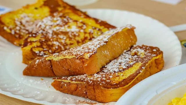 This Flaky French Toast Has A Special Ingredient That Makes It Crispier, Can You Guess?