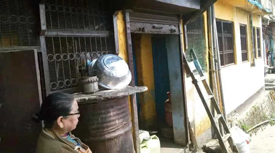 Niniaji- The 100-Year-Old Momo Shop In Darjeeling