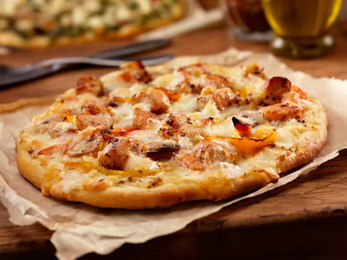 Instant Chicken Pizza: Enjoy Chicken Pizza Delight At Home