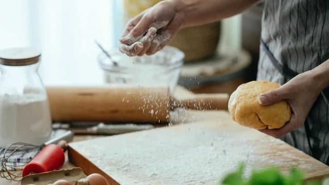 Craving Italian Food? Try This Garlic Balls Recipe At Home