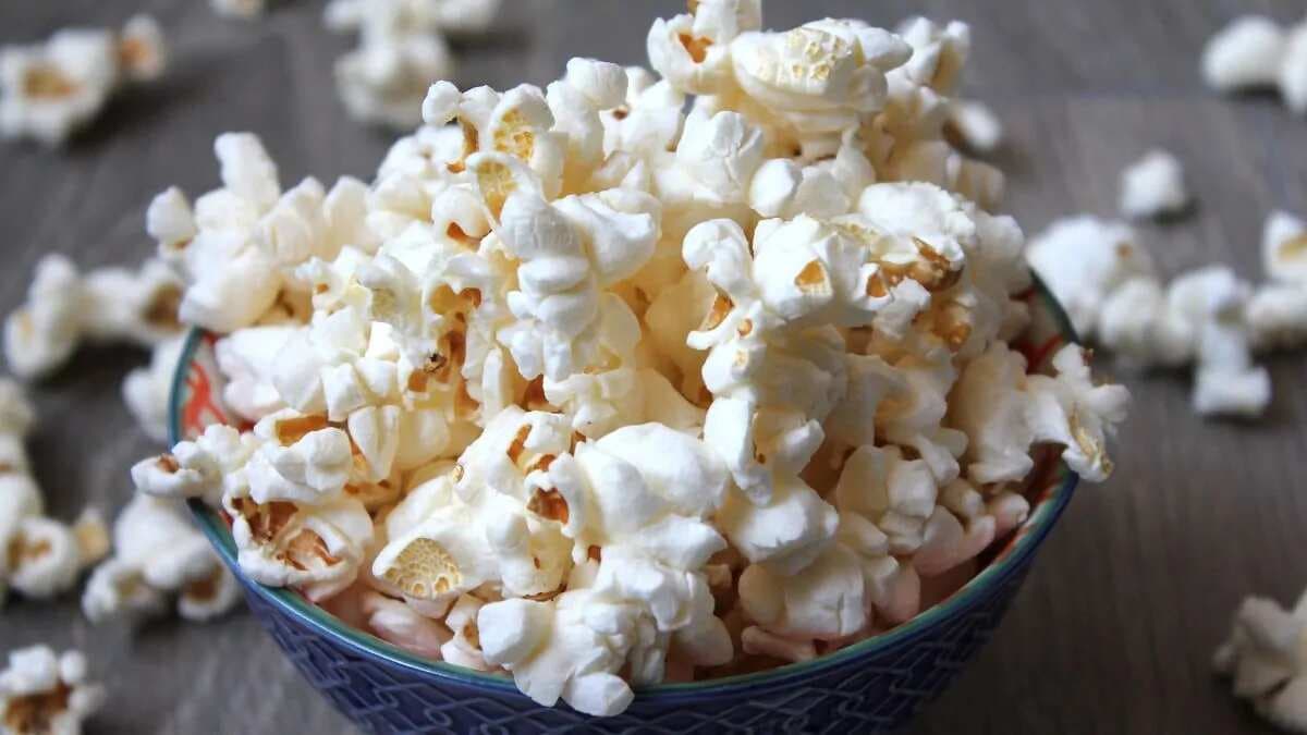 Popcorn To Hummus; 7 Low-Calorie Desi Snacks To Indulge