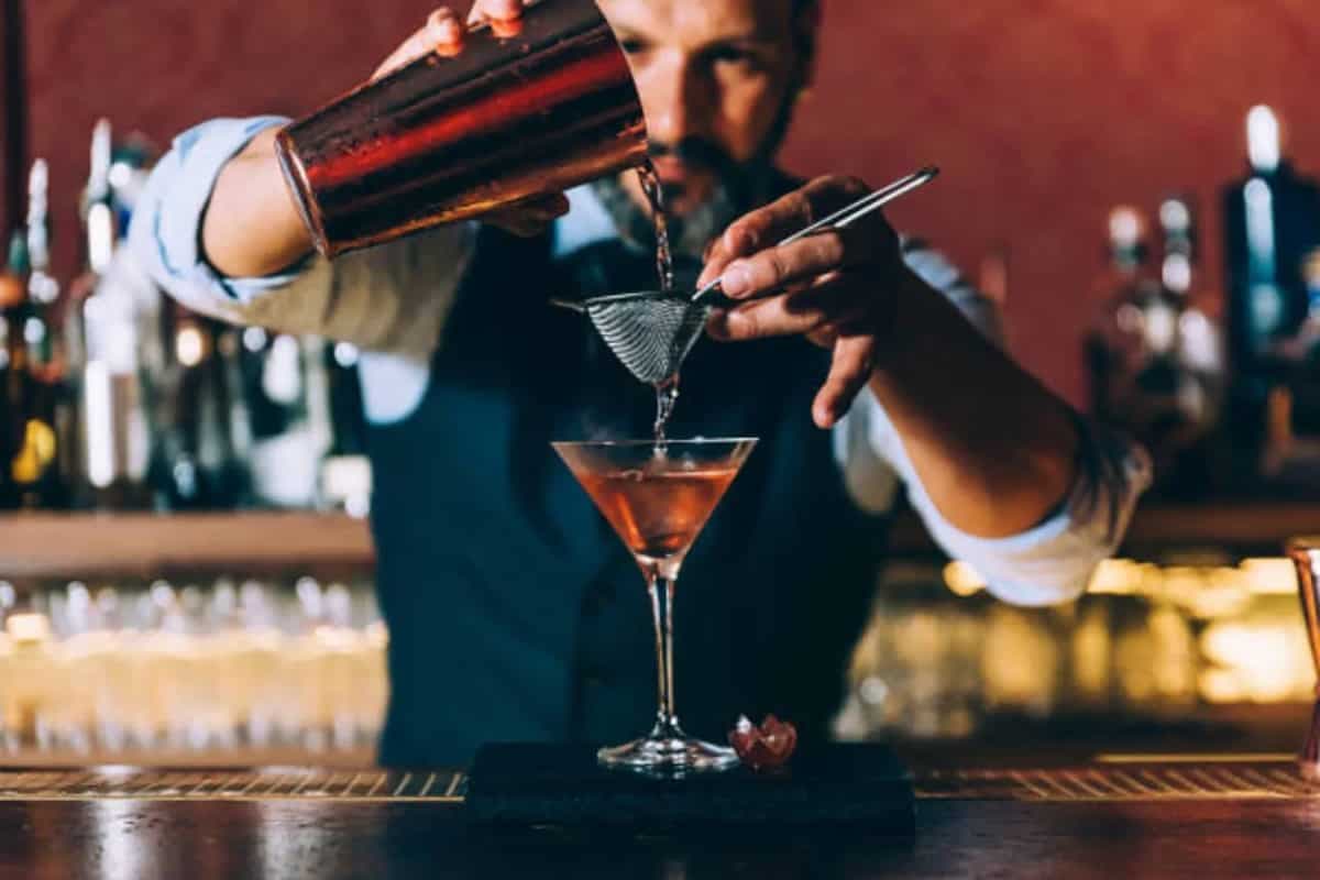 The 7 Cocktail-Making Tips To Master The Art Of Mixology