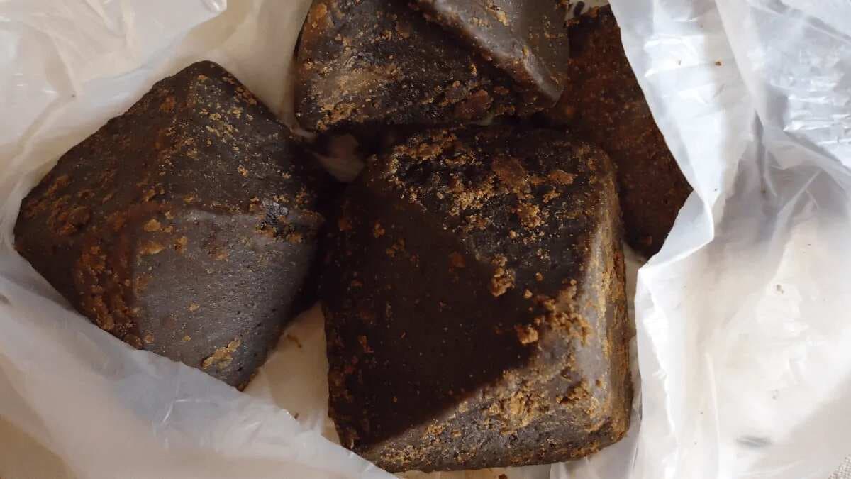 Include Black Jaggery In Your Diet For These 6 Health Benefits