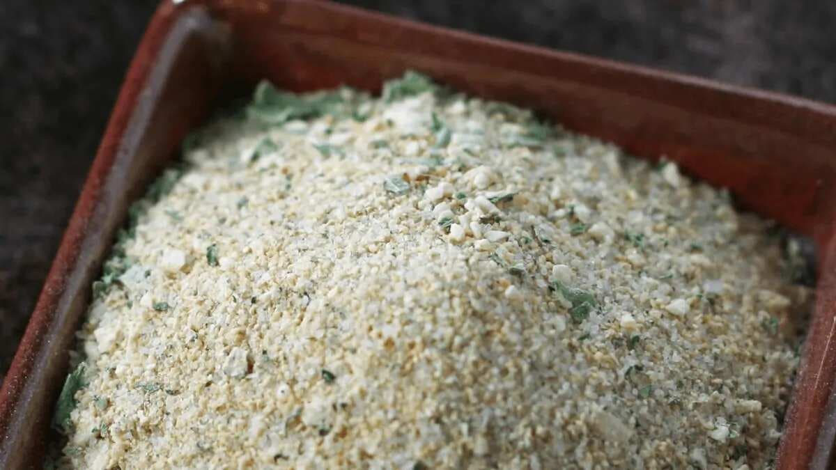 Garlic Salt Vs. Garlic Powder: Key Differences To Know