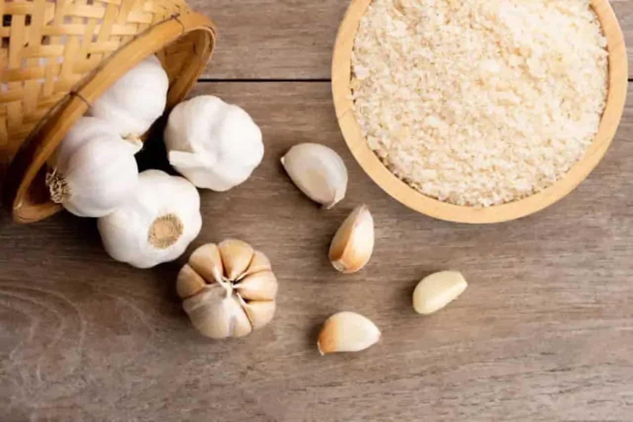 Garlic Powder 101: 5 Versatile Ways To Enhance Your Cooking