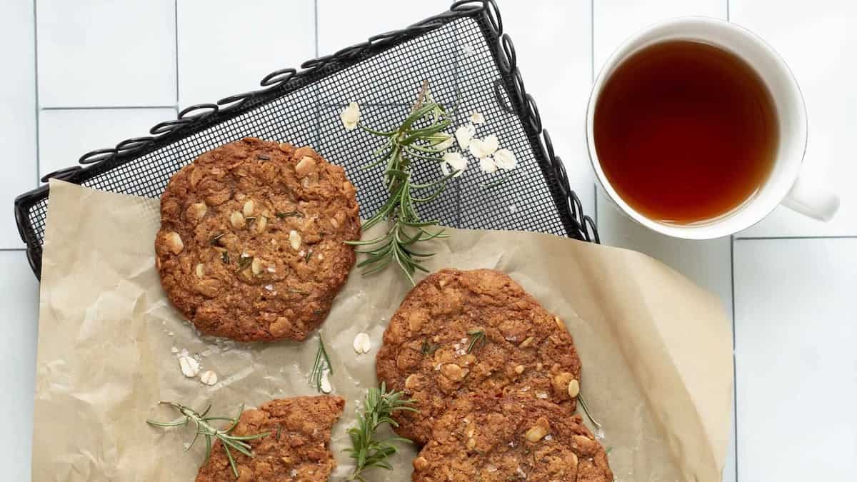 10 Cookies To Pair With Tea If You Don't Like Heavy Breakfast