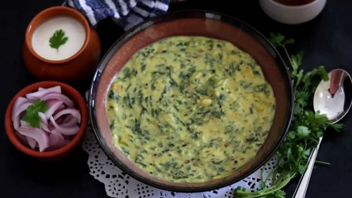 Palakachi Takatli Bhaji: Maharashtrian Spinach In Buttermilk