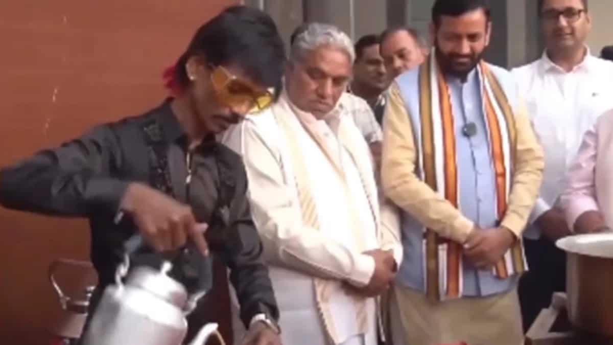 This State's Chief Minister Visits Dolly Chaiwala For Tea