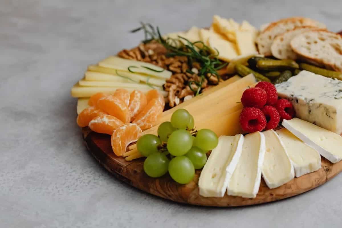 How To Create A Fuss-Free Cheese Board For Diwali Party