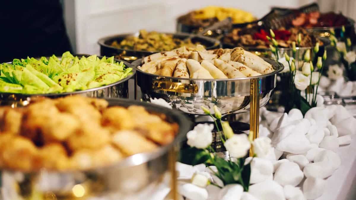 10 Best VFM Places For Lunch Buffet For Working People In Delhi