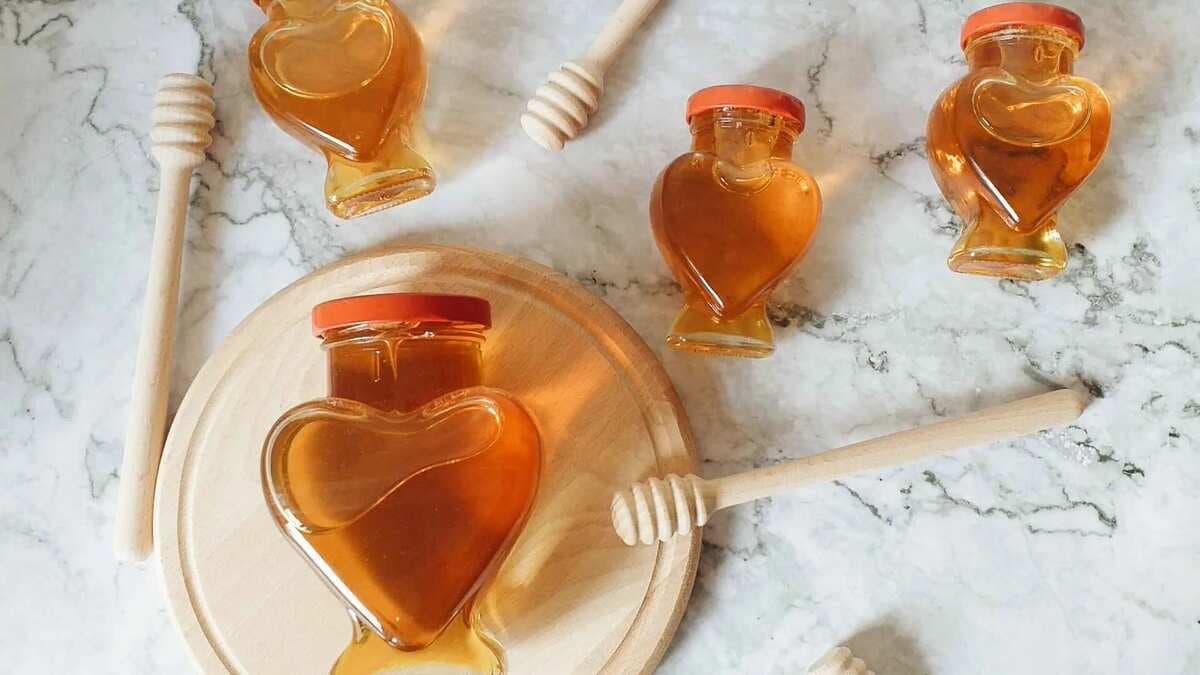 Dates vs Honey: Which Natural Sweetener To Use