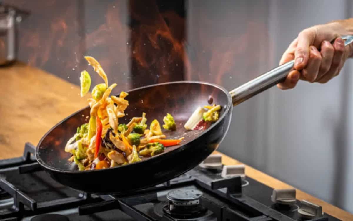 Cook Easily With These Top 5 Non-Stick Frying Pans