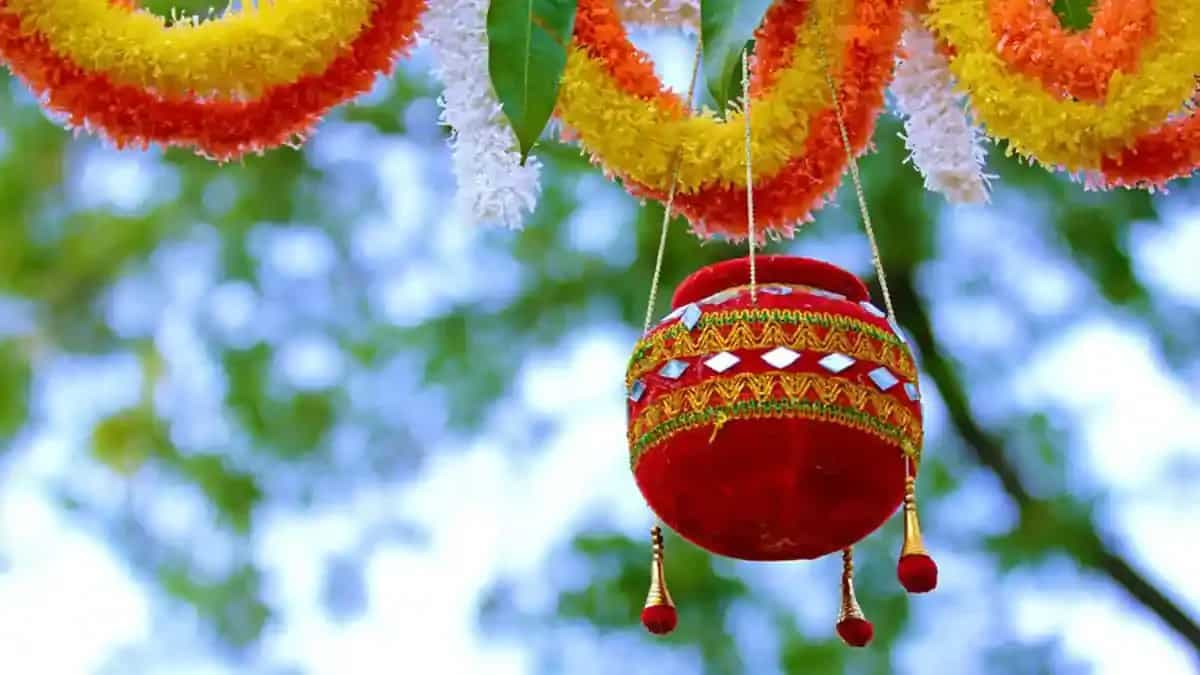 Janmashtami 2024: Here's The Story Of The Dahi Handi Tradition