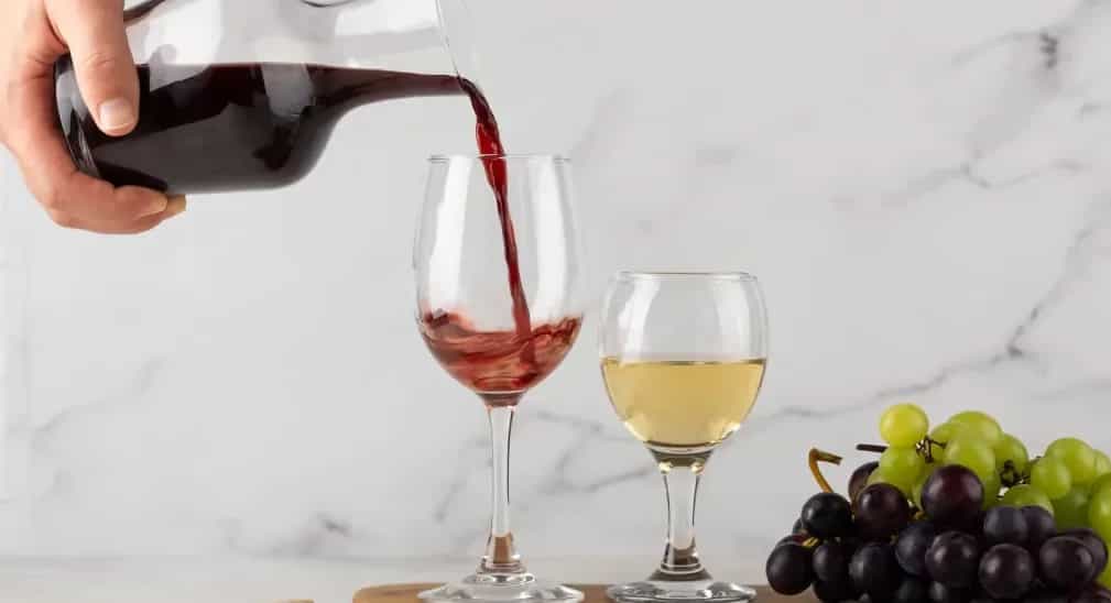 4 Reasons White Wines Are Usually Cheaper Than Red Wines