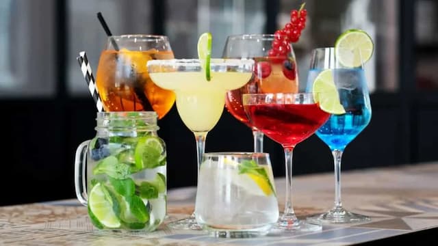 Types Of Cocktail Glasses And Their Unique Uses