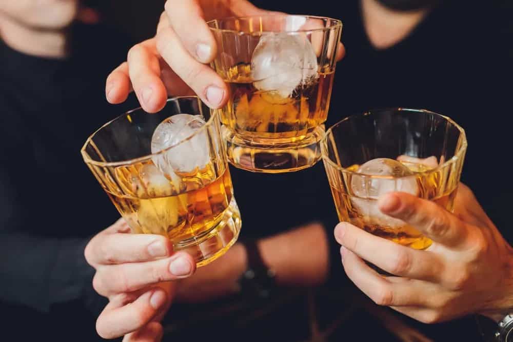 Water to Whiskey Ratio To Get the Most Out of Your Drink