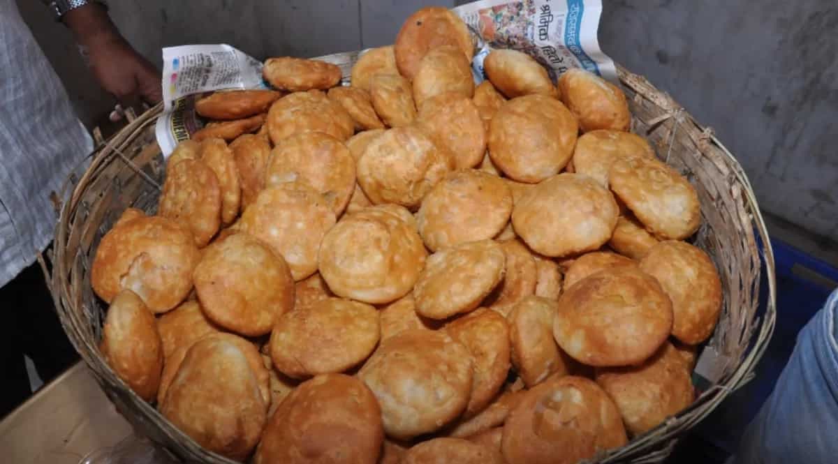 Rajasthani Kachori Vs Bengali Kochuri: Monsoon Special Snacks