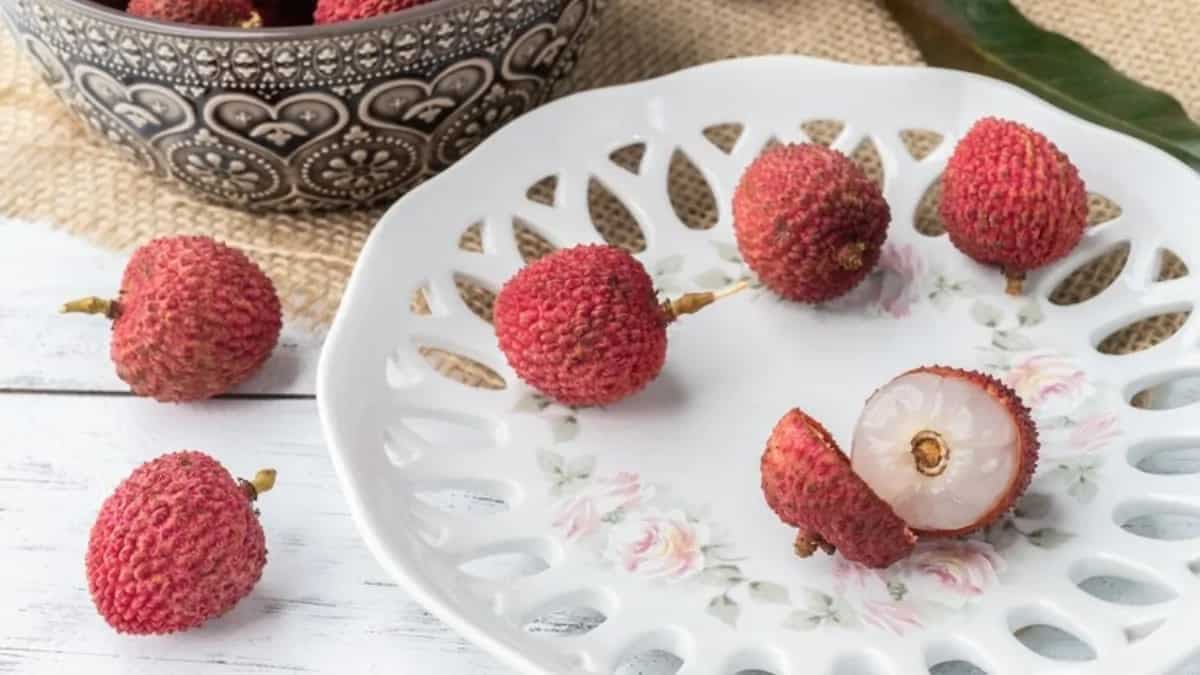 Lychee Desserts To Prepare At Home Before The Season Ends