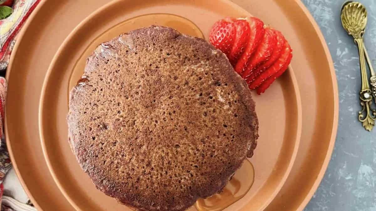 Love Pancakes? Try These Eggless Ragi Pancakes For Weightloss