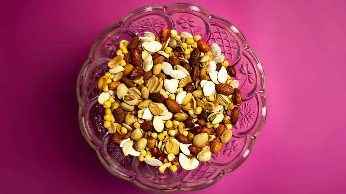 5 Reasons To Eat Dry Fruits And Nuts Regularly In Winter