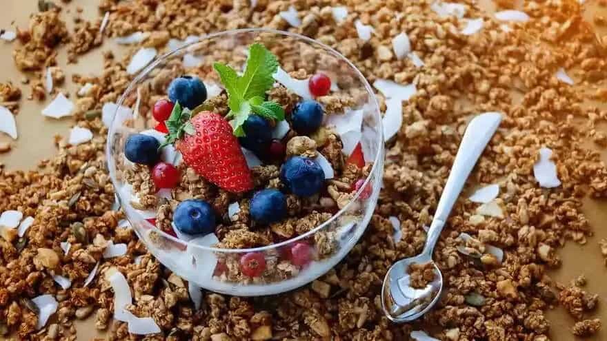 6 Creative Ways To Add Granola To Your Meals