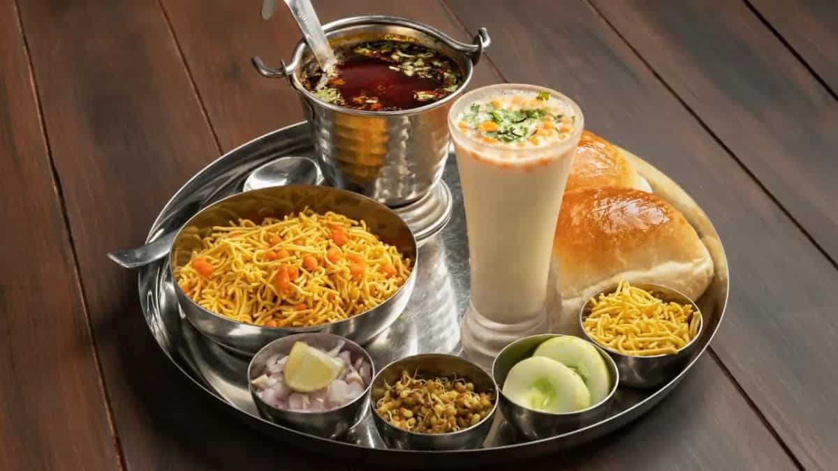 Exploring Pune’s Top 8 Famous And Iconic Foods