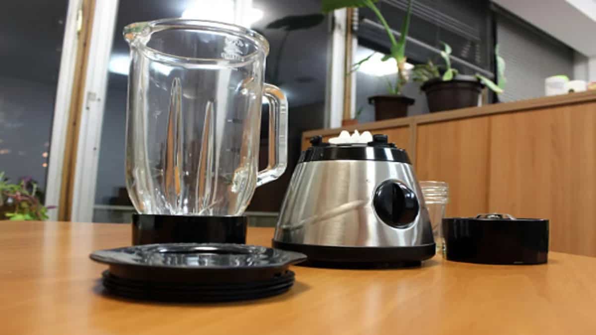 Struggling To Clean Your Mixer Grinder? See These Tips 