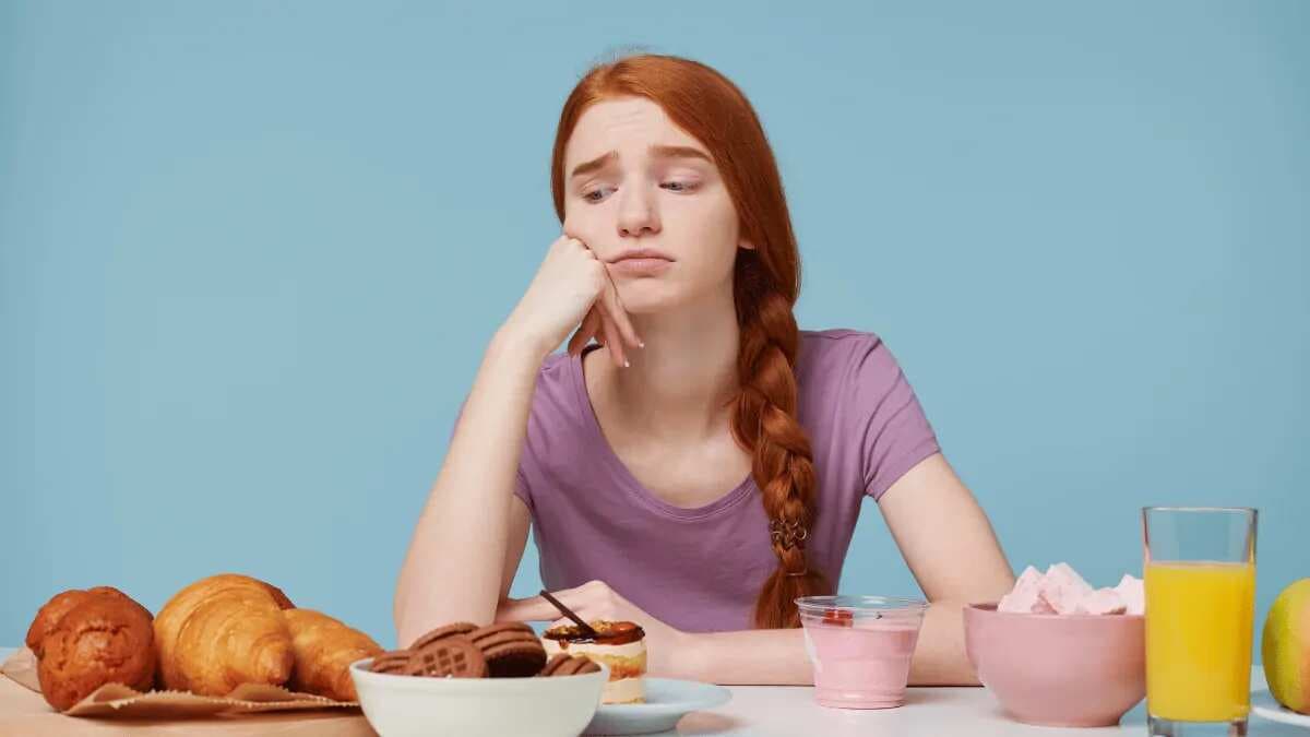 Disturbed Sleep? 10 Things To Eat And To Avoid Before Sleeping