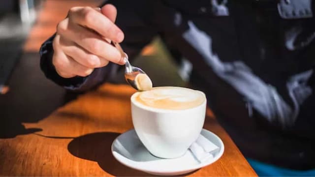 Make Your Coffee Extra Frothy At Home With These Expert Tips