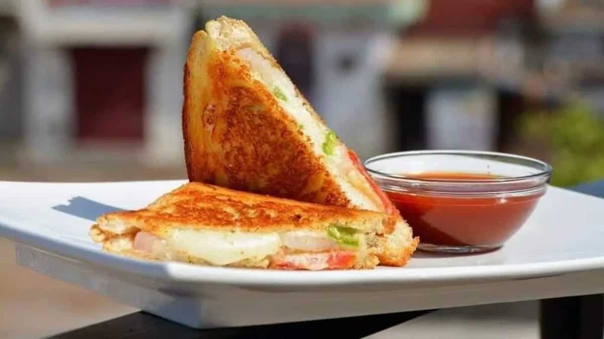 Omelette To Sandwich: 5 Cheese-Based Recipes For Breakfast 