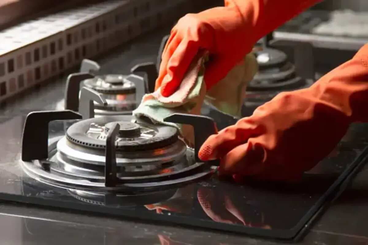 Kitchen Tips: How To Clean Your Gas Stove And Burners At Home?