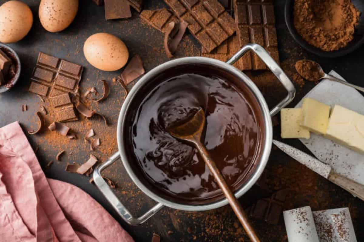 Baking Vs Regular Chocolate: Is There A Difference Between Them?