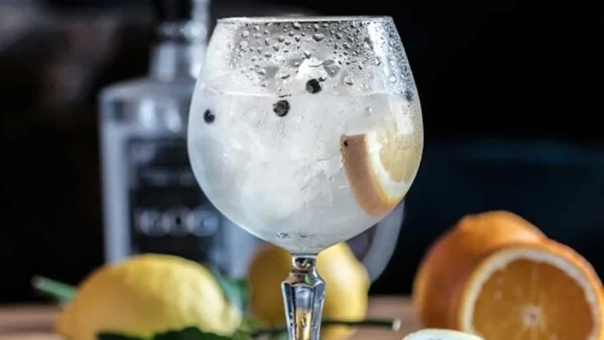 5 Types Of Gin & Tonic Cocktails To Elevate Your Happy Hour 