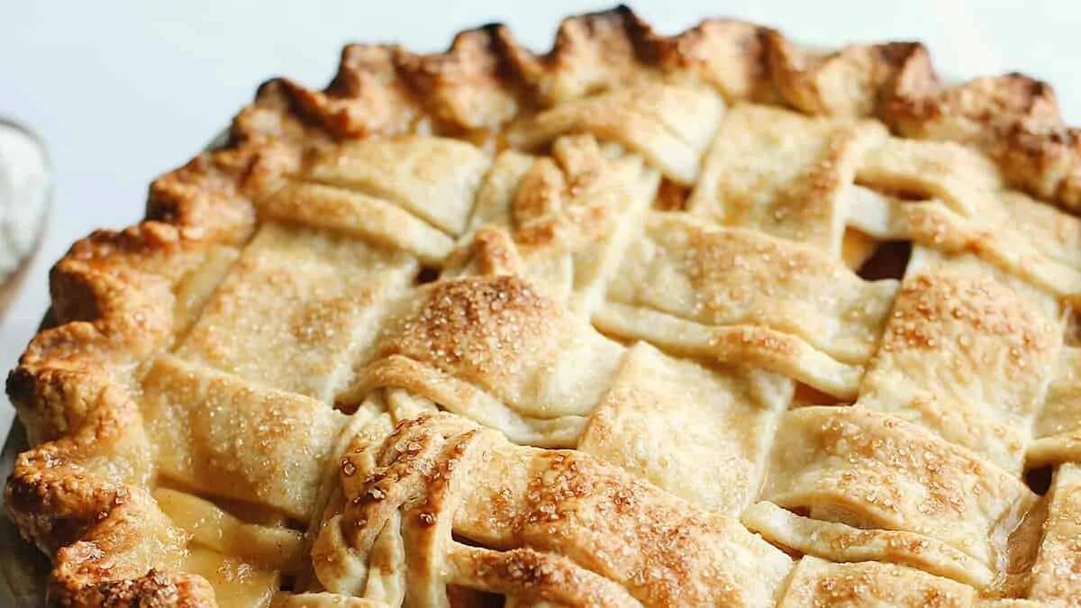 9 Tips And Tricks To Master A Perfect Flaky Pie Crust