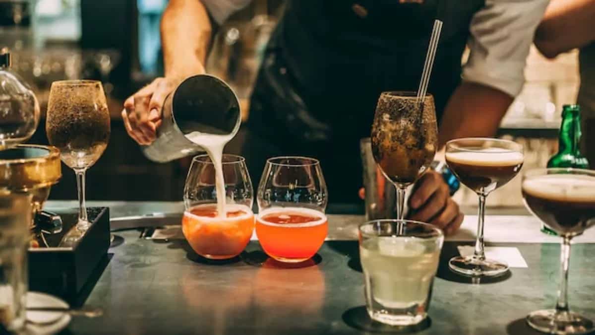 6 Wine Cocktails To Try This Summer