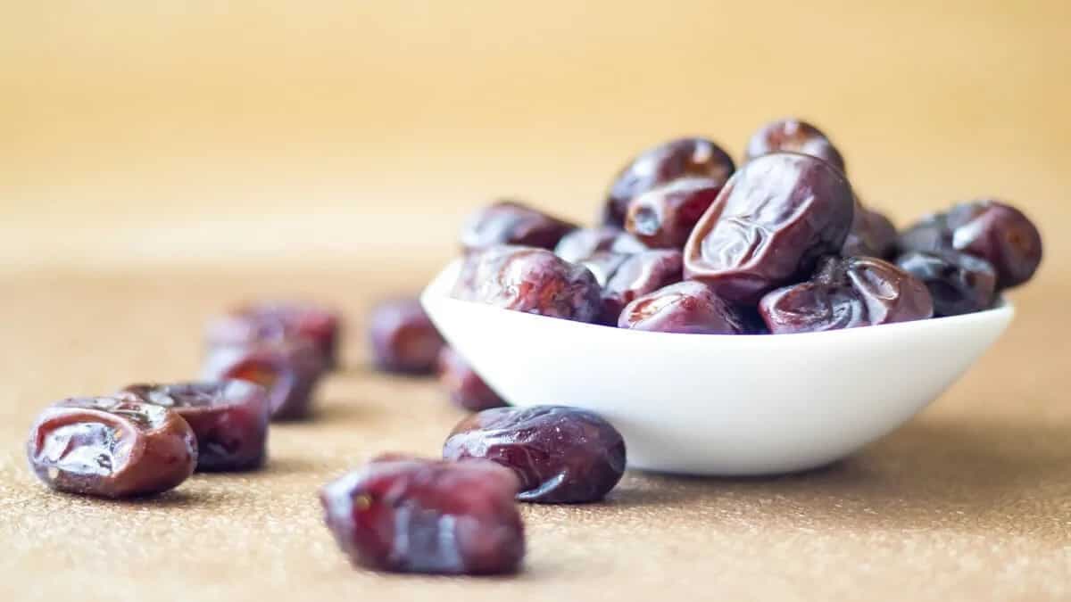 7 Varieties Of Dates And Their Unique Characteristics