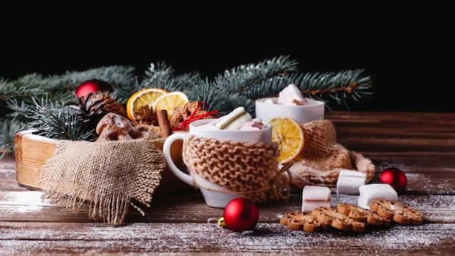 Best Snacks Hampers For Christmas & New Year Gifting