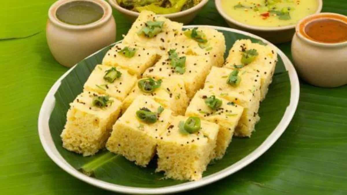 6 Gujarati Snacks To Pair With Your Evening Tea