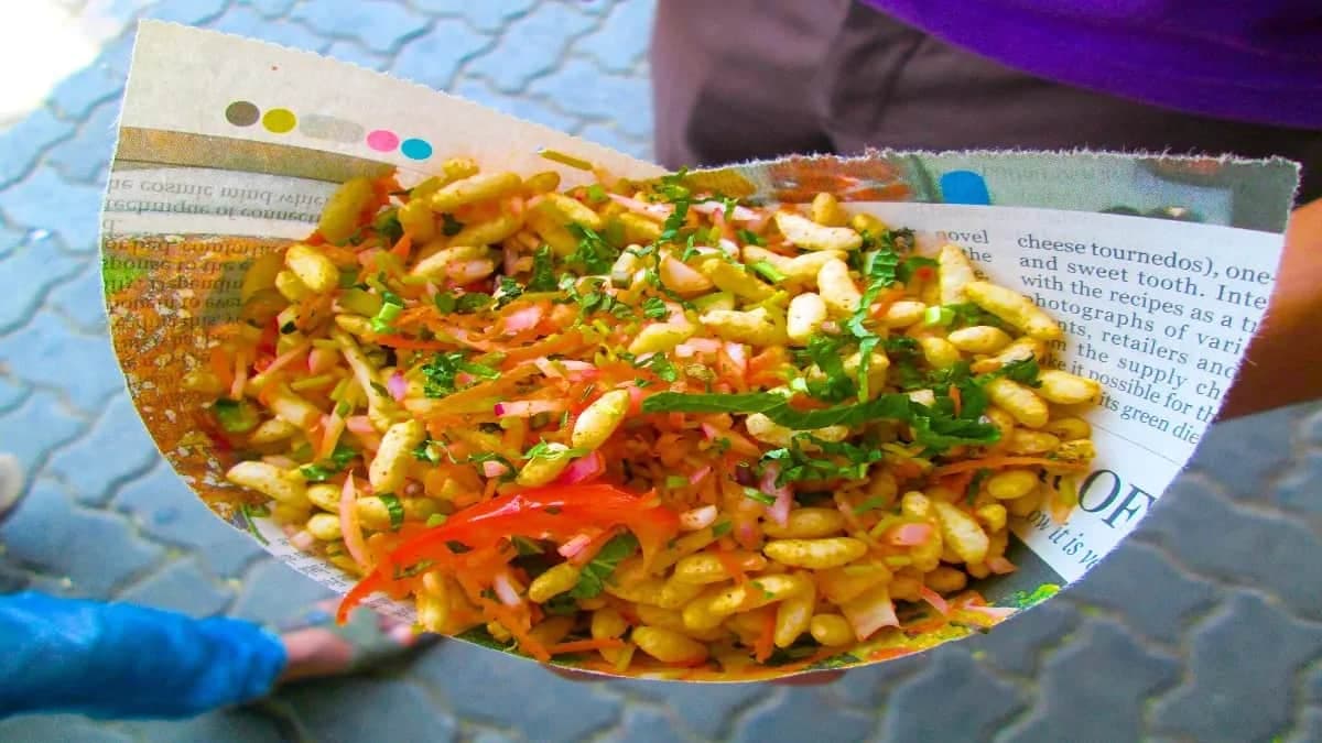 American Blogger Makes Bhel Puri Indian Audience Reacts 