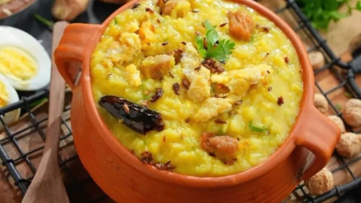 Bengali Dimer Khichudi Recipe For A Rich, Nutritious Meal