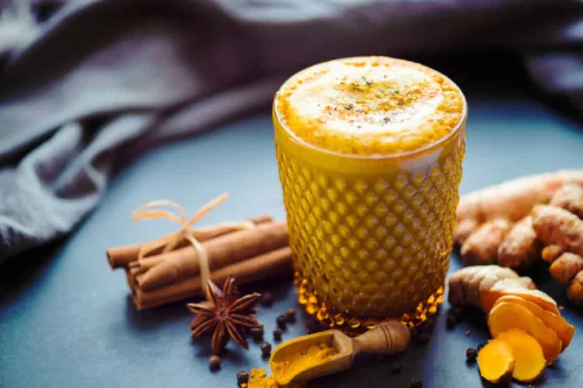 Green Smoothie To Turmeric Latte: 5 Drinks That Fight Fatigue