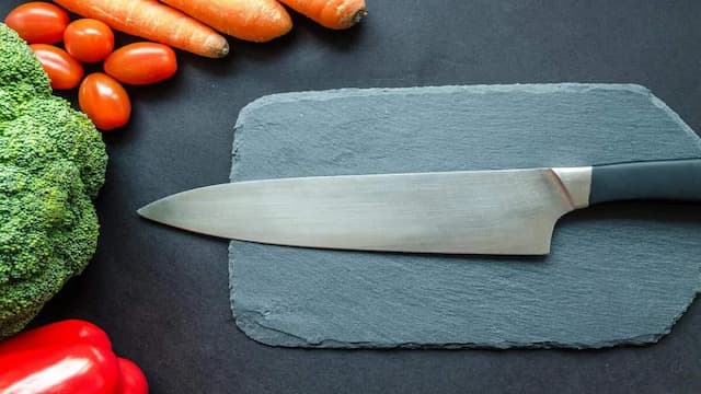 5 Easy Tips To Keep Your Knives Sharp In The Kitchen