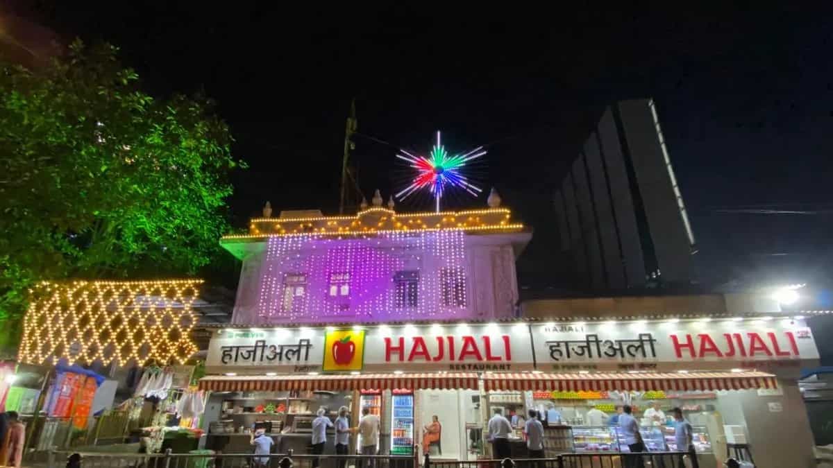 Haji Ali Juice Centre: Have You Visited This Timeless Eatery?