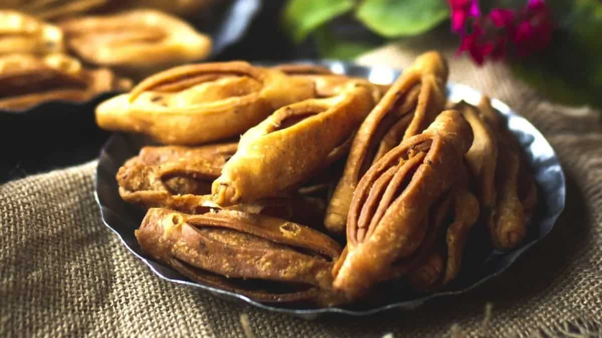 Test Your Culinary Skills With Bengali Elo Jhelo Nimki
