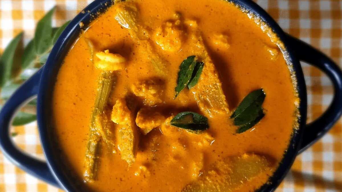 Murungakkai Chemmeen Curry: Tamilian Prawn Curry With Drumsticks