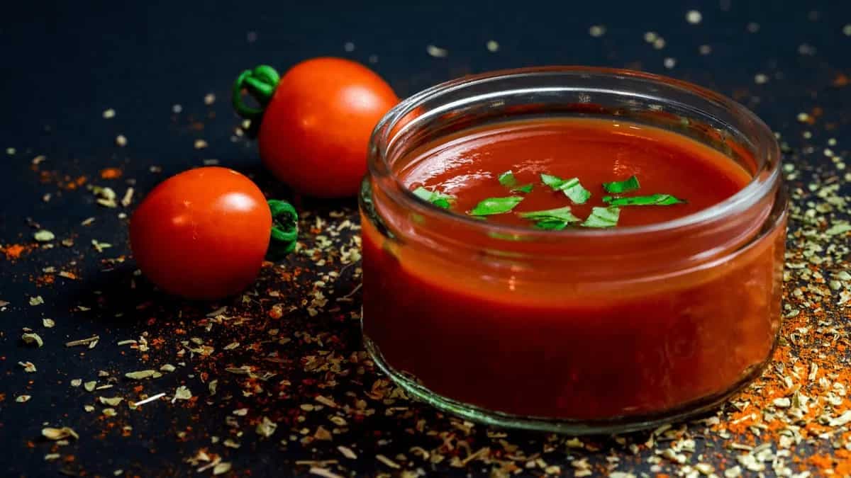 Use These Tips To Elevate Store-Bought Tomato Sauce