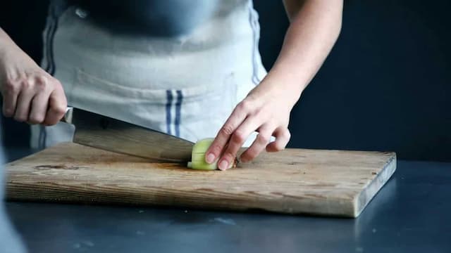 The Bias Women Face In Professional Kitchens