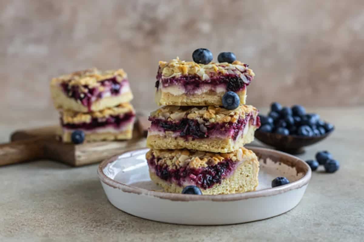 An Easy Blueberry Crumb Cake to Warm Your Heart