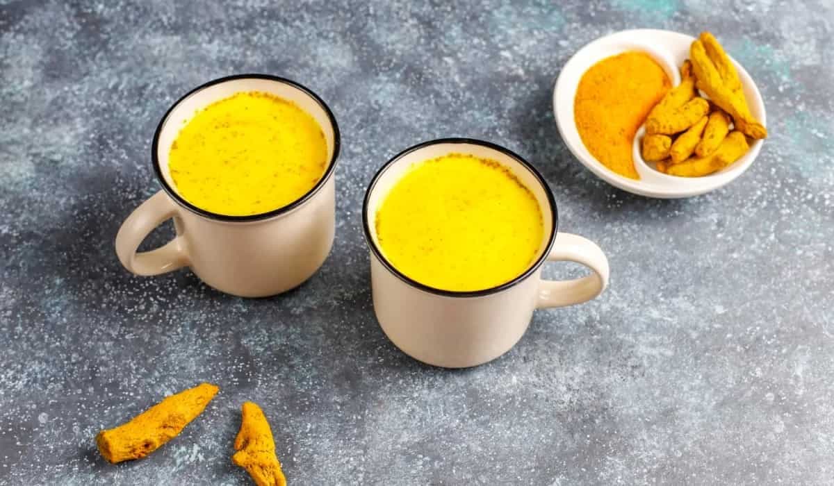 6 Fat-Burning Drinks To Have Before Bed For Weight Loss 