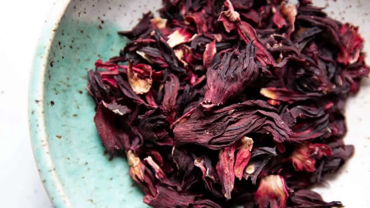 5 Health Benefits Of Eating Hibiscus; Digestion, Immunity & More